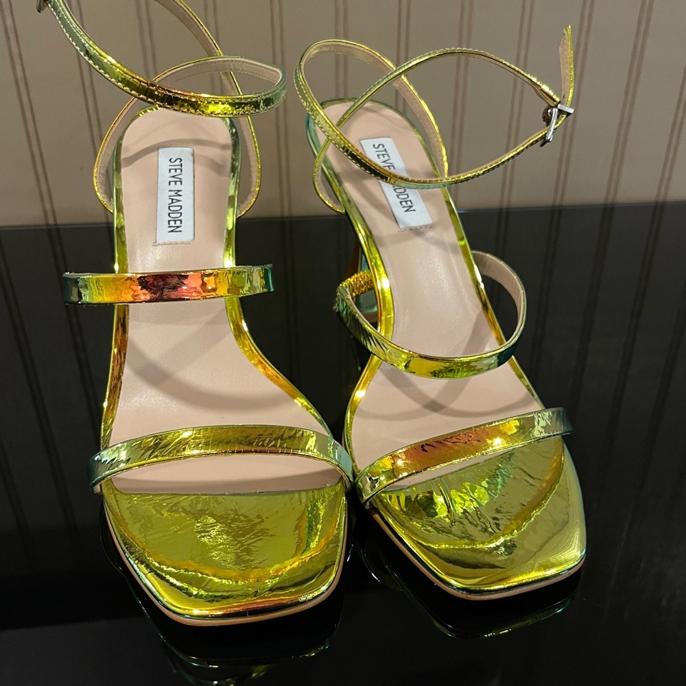Steve Madden Scorpius Iridescent Green Yellow Ankle Strap Block Sculpted Heels - Picture 3 of 6